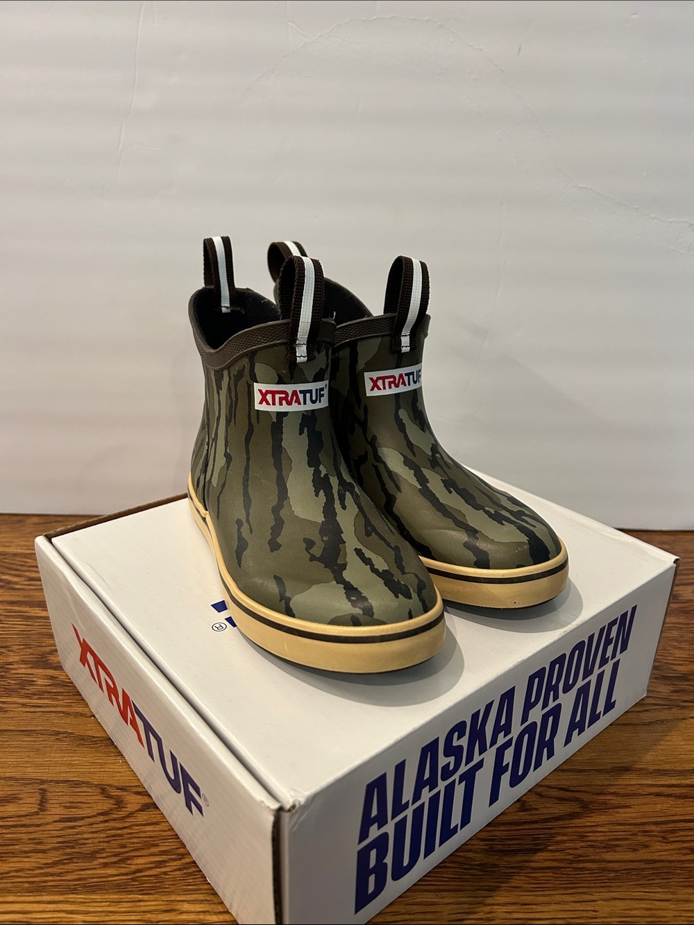 Xtratuf Boys Ankle Deck Boot sz 2 Camo XKABMOB